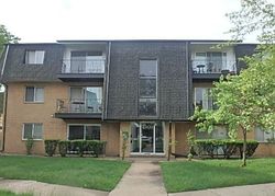 Short-sale in  W 109TH ST  Oak Lawn, IL 60453