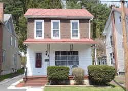 Short-sale in  FRIEDENSBURG RD Reading, PA 19606