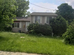 Short-sale in  MEADOW HILL DR Ft Mitchell, KY 41017