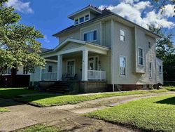 Short-sale Listing in CUMBERLAND AVE EVANSVILLE, IN 47712