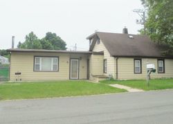 Short-sale in  ELIM AVE Zion, IL 60099