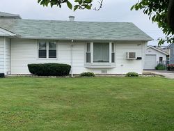 Short-sale in  W 87TH PL Hometown, IL 60456