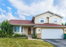 Short-sale Listing in RILEY DR JOLIET, IL 60431