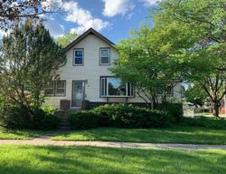 Short-sale in  WOODLAWN AVE Des Plaines, IL 60016