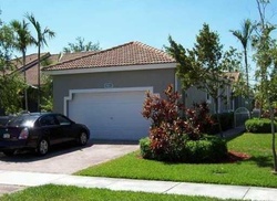 Short-sale Listing in S ARAGON BLVD UNIT 3 FORT LAUDERDALE, FL 33322