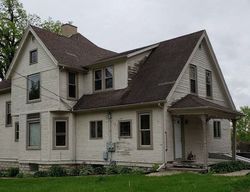 Short-sale Listing in N BRINTON AVE DIXON, IL 61021