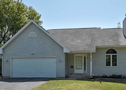 Short-sale in  REDMAN WAY SW Poplar Grove, IL 61065