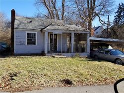 Short-sale in  S GLENWOOD AVE Independence, MO 64052