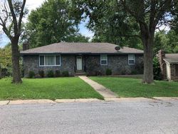 Short-sale Listing in E 98TH CT KANSAS CITY, MO 64134