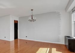 Short-sale in  N SHERIDAN RD M Chicago, IL 60660