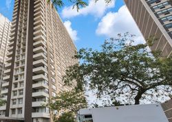 Short-sale in  N SHERIDAN RD M Chicago, IL 60660
