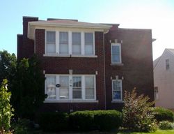 Short-sale Listing in KELLY AVE JOLIET, IL 60435