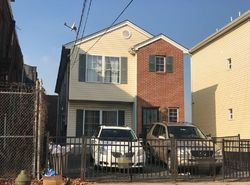 Short-sale in  PIERCE ST Newark, NJ 07103