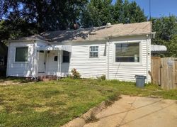 Short-sale in  ESSEX CIR Norfolk, VA 23513