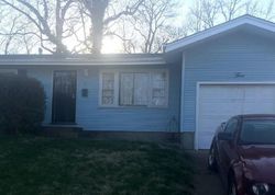 Short-sale in  BAYVIEW DR Saint Louis, MO 63135