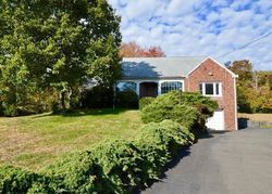 Short-sale in  HARTFORD TPKE North Haven, CT 06473