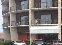 Short-sale Listing in W 95TH ST APT 303 EVERGREEN PARK, IL 60805