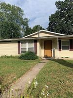 Short-sale in  WILLOW AVE Granite City, IL 62040