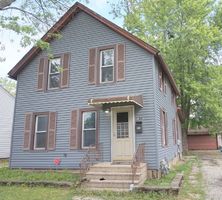 Short-sale in  JASPER ST Joliet, IL 60436