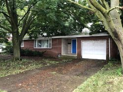 Short-sale in  THEODORE ST Joliet, IL 60435