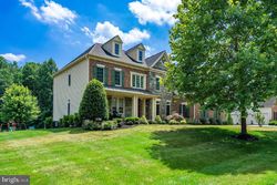 Short-sale in  LENAH RUN CIR Aldie, VA 20105