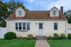 Short-sale Listing in ANNANIAS AVE PATCHOGUE, NY 11772