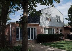 Short-sale Listing in W COLUMBIA AVE LINCOLNWOOD, IL 60712