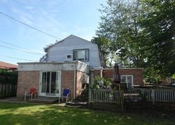 Short-sale Listing in W COLUMBIA AVE LINCOLNWOOD, IL 60712