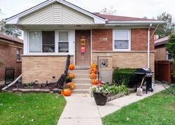 Short-sale in  PARKSIDE AVE Burbank, IL 60459