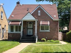 Short-sale in  S ABERDEEN ST Chicago, IL 60643