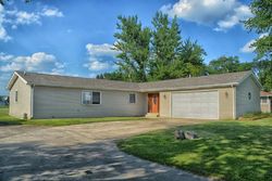 Short-sale in  W 2000S RD Kankakee, IL 60901