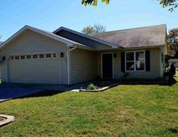 Short-sale in  N CYPRESS DR Carbondale, IL 62901