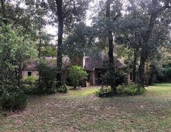 Short-sale in  HONEYSUCKLE CIR Middleburg, FL 32068