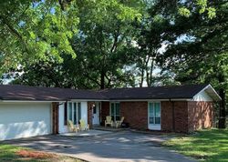 Short-sale Listing in FEE FEE RD SAINT LOUIS, MO 63146