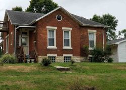 Short-sale Listing in 4TH ST LINCOLN, IL 62656