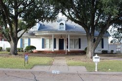 Short-sale in  DAKOTA DR Garland, TX 75043