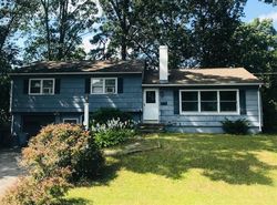 Short-sale in  GLENWOOD DR North Kingstown, RI 02852