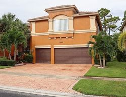 Short-sale in  RIDGEWOOD CIR West Palm Beach, FL 33411