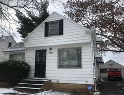 Short-sale Listing in MCCRACKEN RD MAPLE HEIGHTS, OH 44137