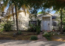 Short-sale Listing in SW 102ND CT MIAMI, FL 33157