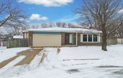 Short-sale in  SWAN CIR Bolingbrook, IL 60440