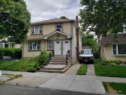 Short-sale in  200TH ST Hollis, NY 11423
