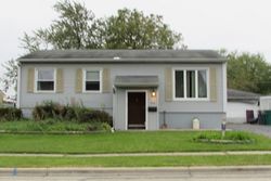 Short-sale in  MURPHY DR Romeoville, IL 60446