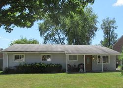 Short-sale Listing in CAMBRIDGE LN GLENDALE HEIGHTS, IL 60139