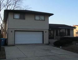 Short-sale in  AVALON AVE South Holland, IL 60473