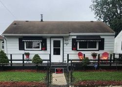 Short-sale in  S CALHOUN AVE Chicago, IL 60633