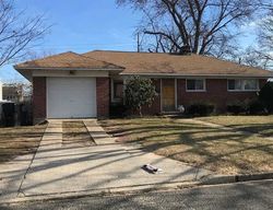 Short-sale Listing in THOMPSON DR BAY SHORE, NY 11706