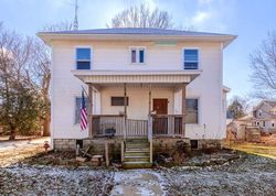 Short-sale in  E CEMETERY AVE Chenoa, IL 61726