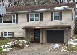 Short-sale Listing in MAGNOLIA DR WONDER LAKE, IL 60097