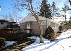 Short-sale Listing in S HEATHER DR CRYSTAL LAKE, IL 60014